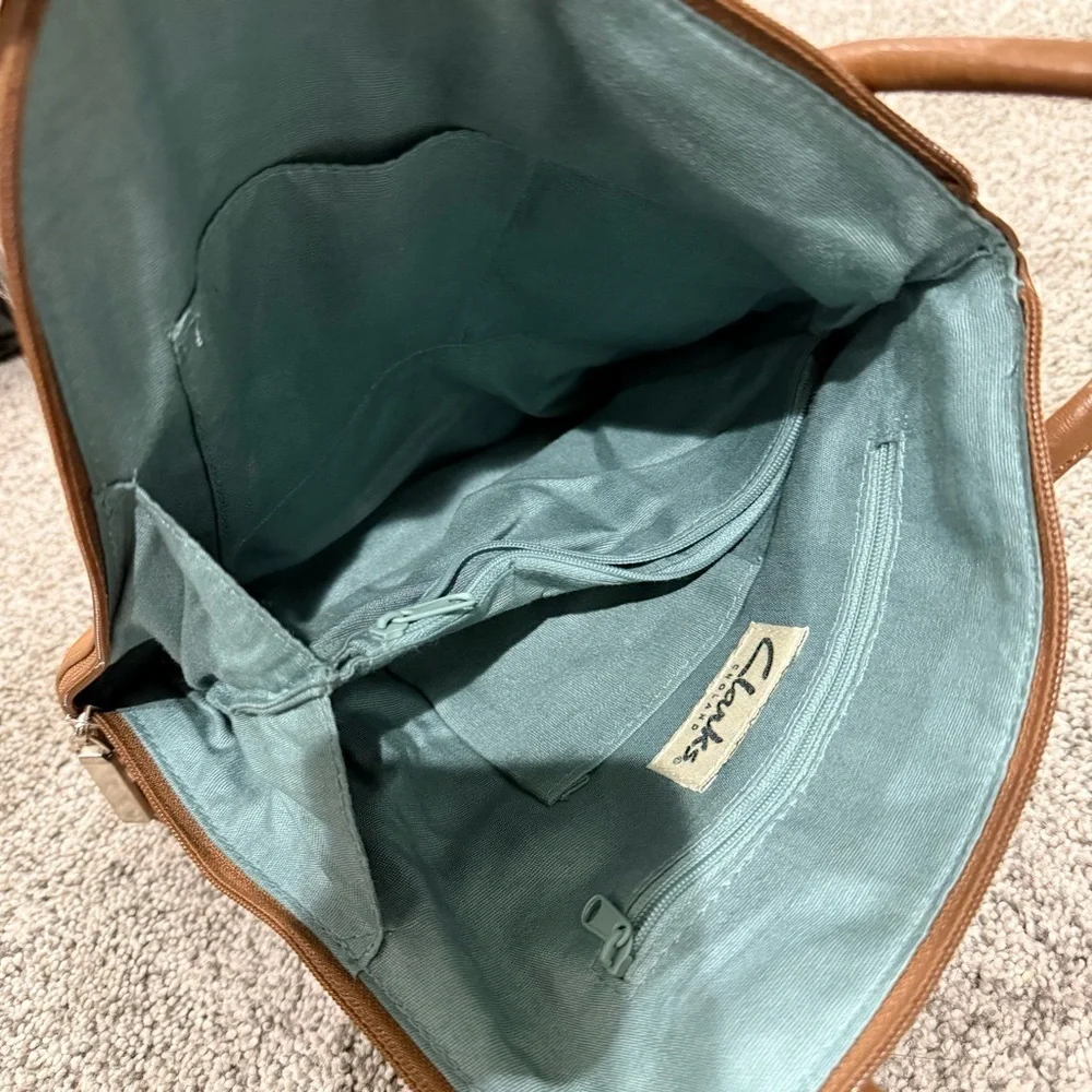 Clark’s Tan Genuine Leather Convertible Backpack Shoulder Bag Classic Preppy